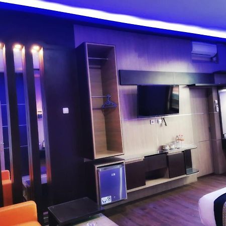 Oyo 822 Hotel Mukti Jaya Purwokerto Exteriör bild